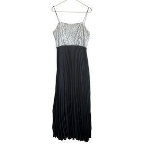 Alex Evenings Black and White Pleated Chiffon Long Dress. Size 14